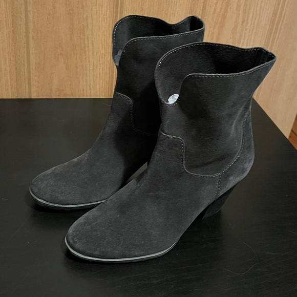 Blondo Fay Waterproof Ankle Boot Gray Suede - Picture 4 of 16